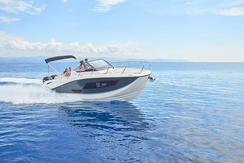 Quicksilver 875 Sundeck   Mercury F250 V8 Verado - 2024