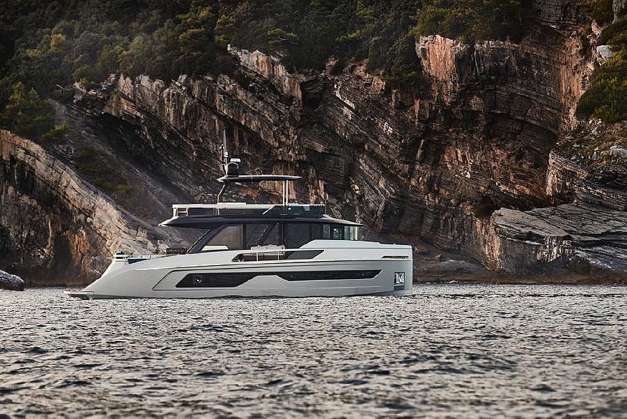 Explorer 62 - 2025