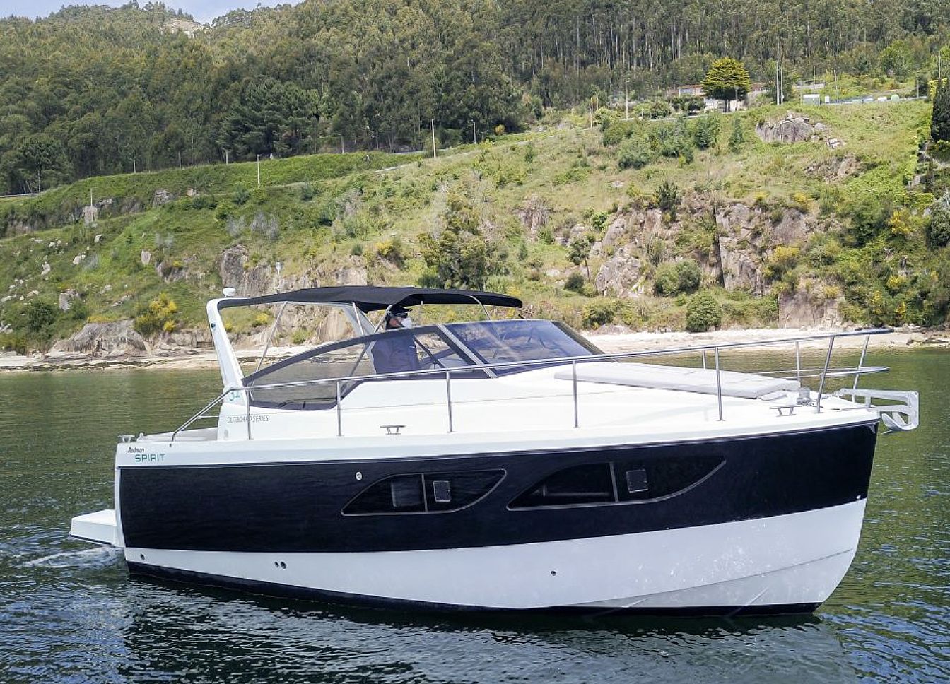 Rodman SPIRIT 31 Open Outboard - 2023