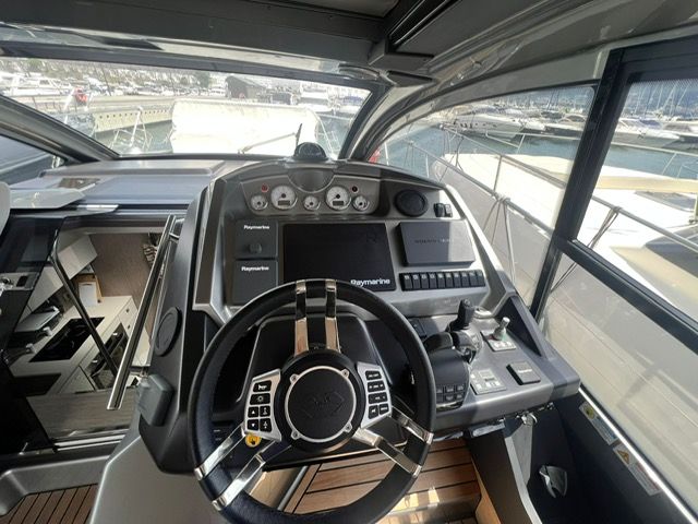 Cranchi M44 HT - 2019