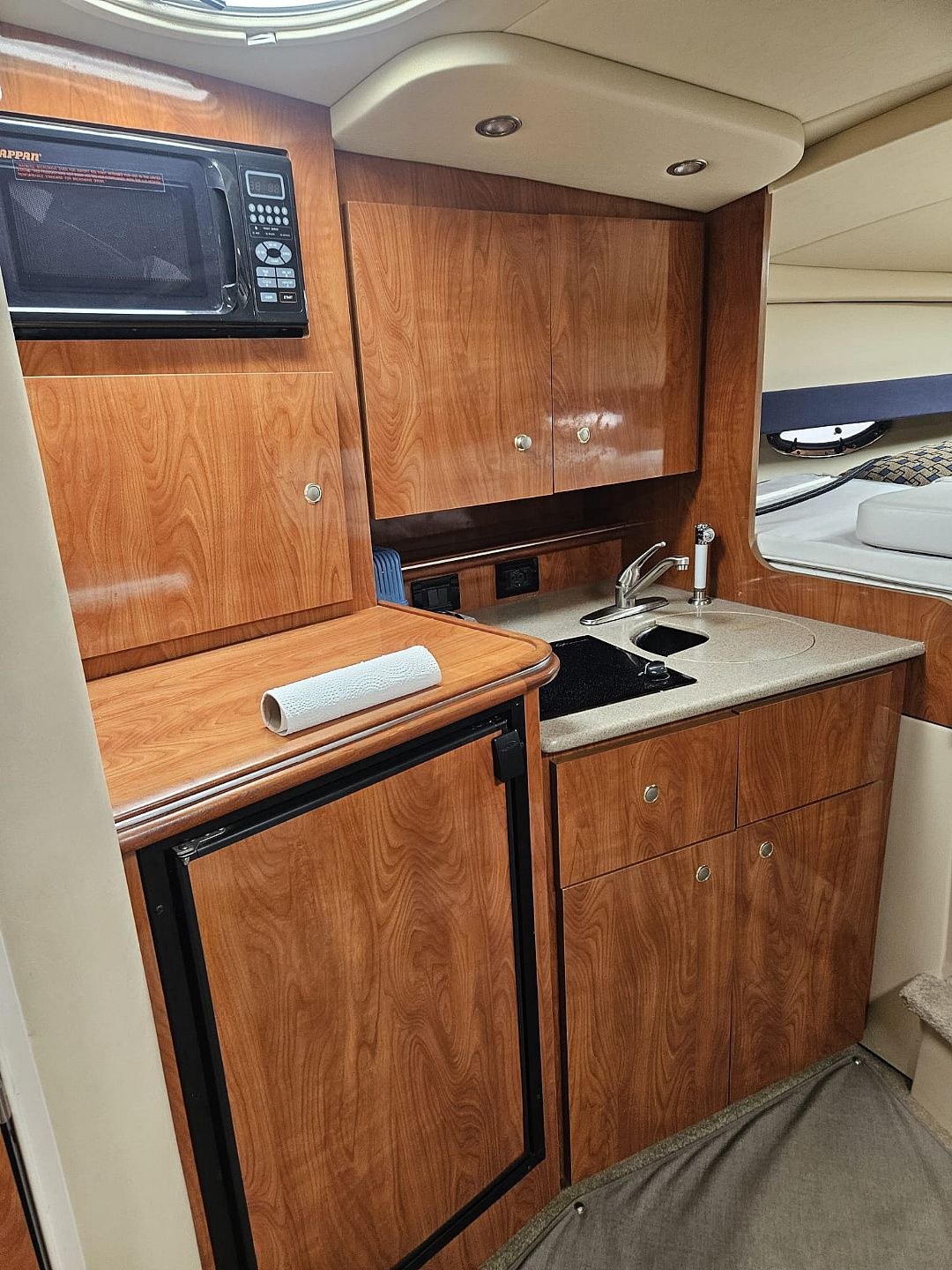 Cruisers Yachts 320 Express - 2005
