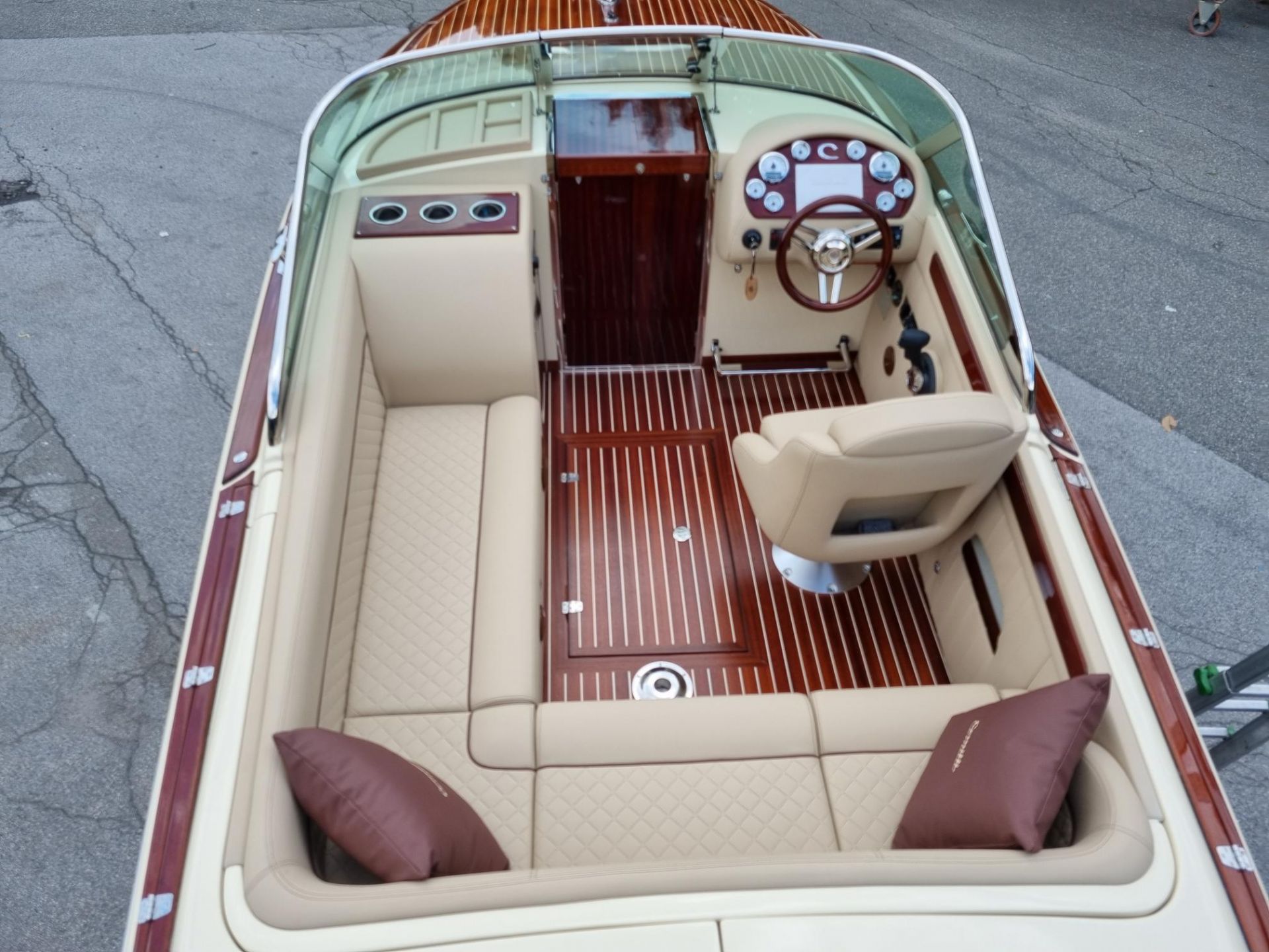 COMMITTI Venezia 25 Classic Mahogany - 2023