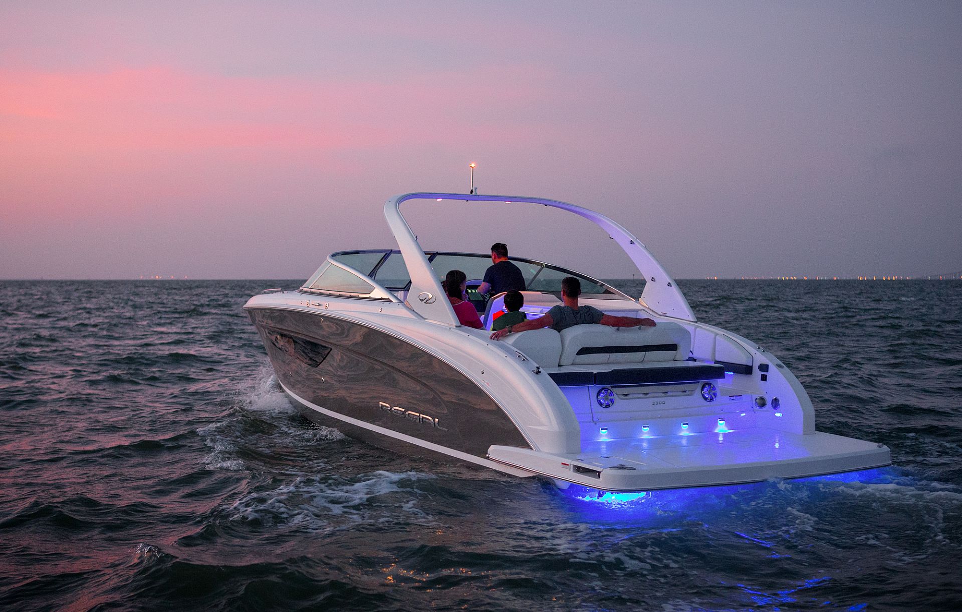 Regal 3300 Bowrider - 2025
