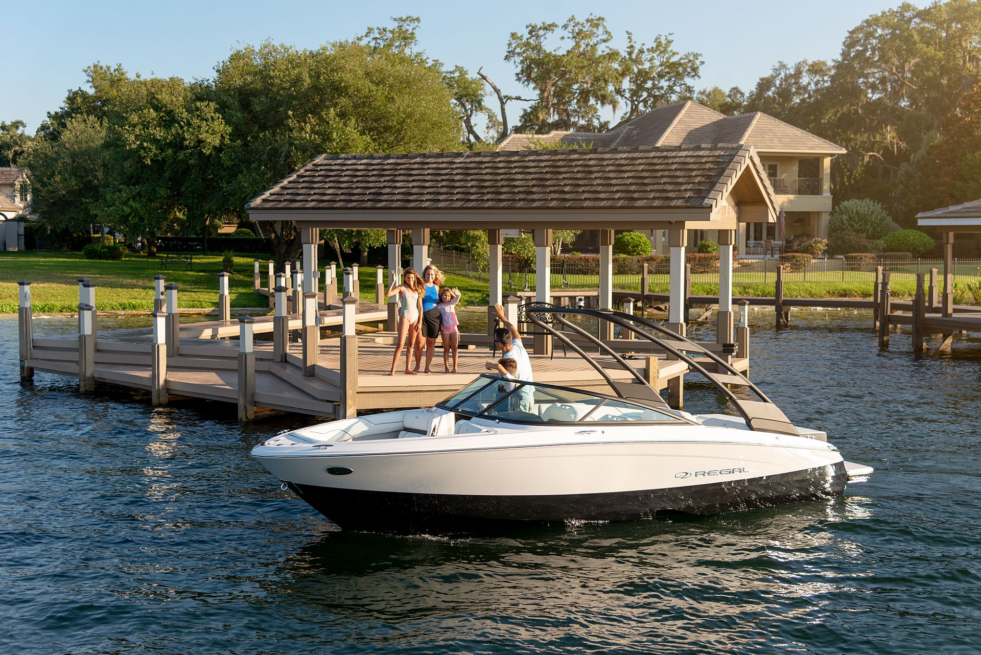 Regal LS2 Bowrider - 2025