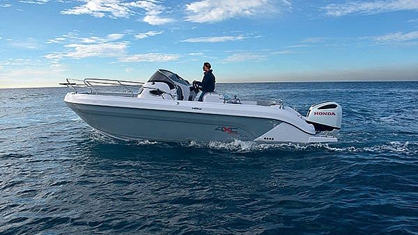 4XC Ranieri International H26 SD Sundeck   HON... - 2026 - for sale: 60000.-EUR
