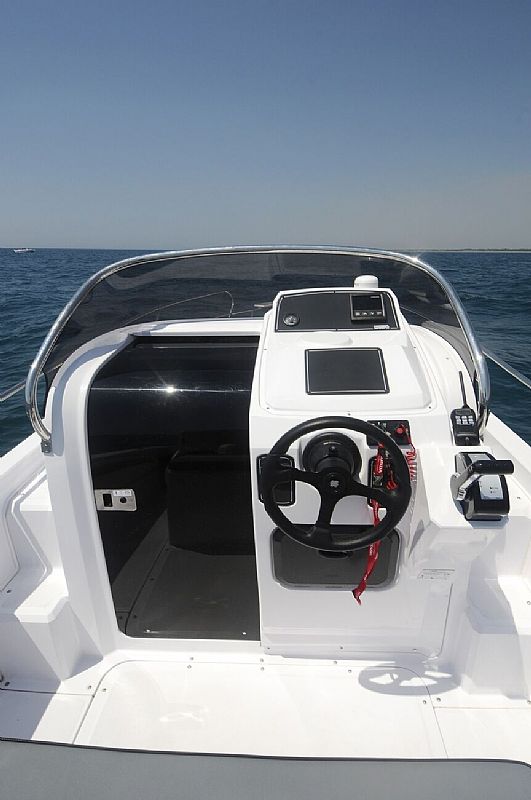 4XC Ranieri International H26 SD Sundeck   HON... - 2026 - for sale: 60000.-EUR