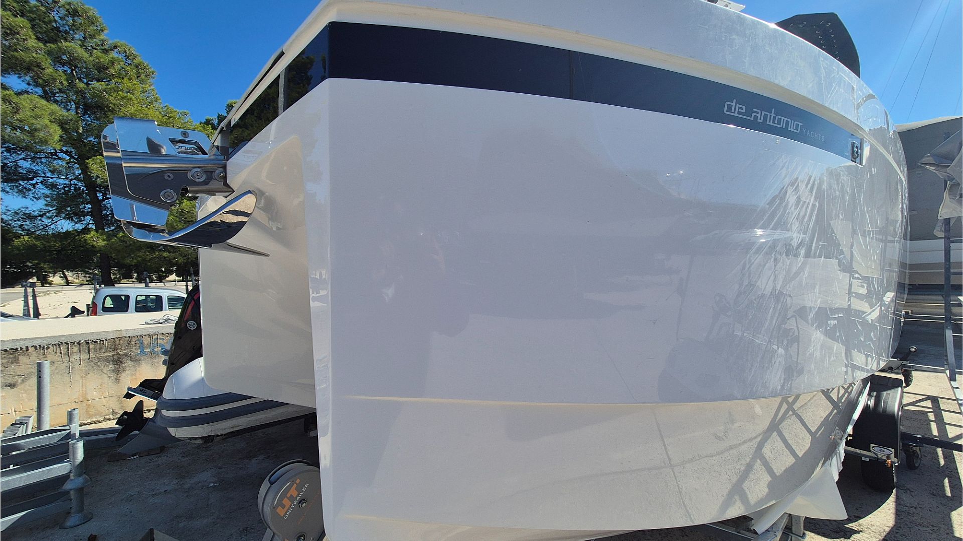 De Antonio Yachts E23 Open - 2025