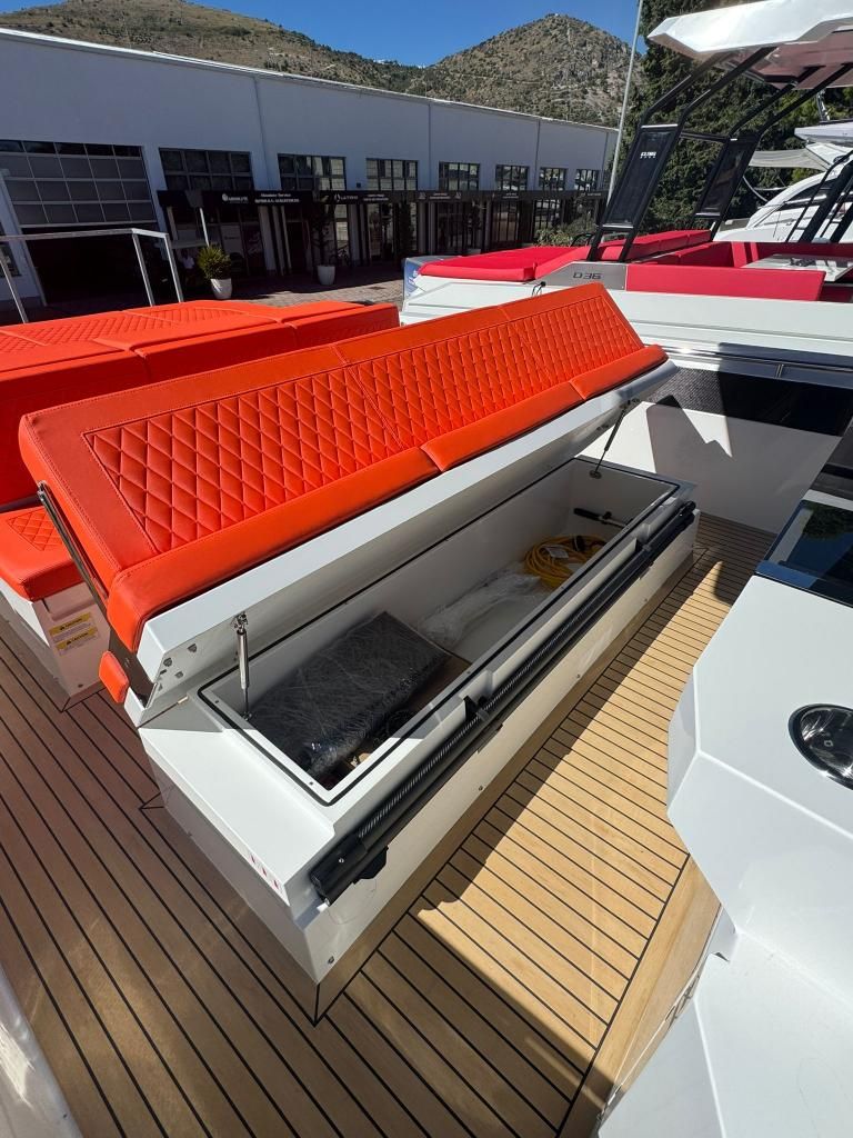 De Antonio Yachts D32 Open - 2025