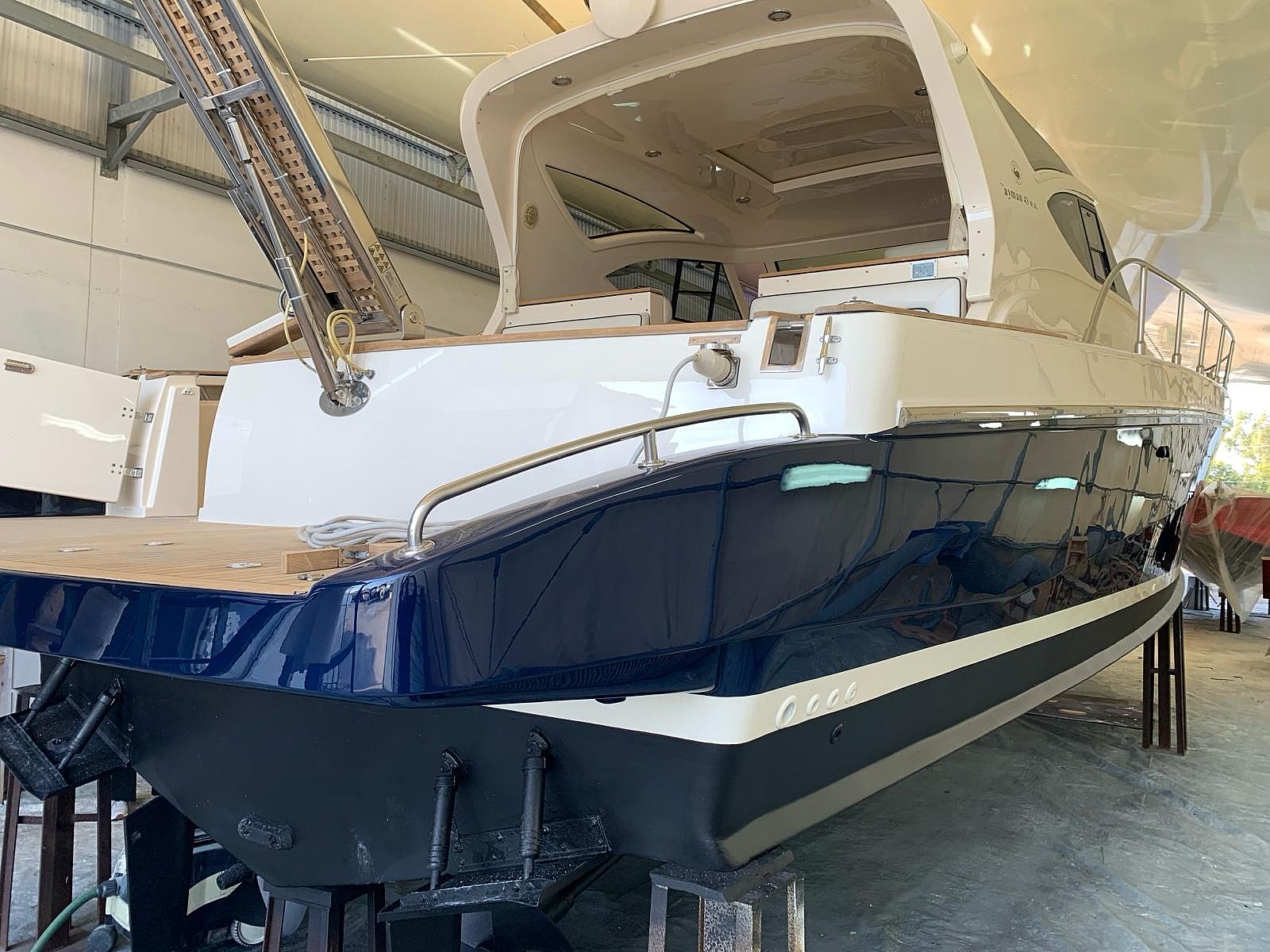 Cantiere Navale del Tirreno Cayman 43 WA - 2006