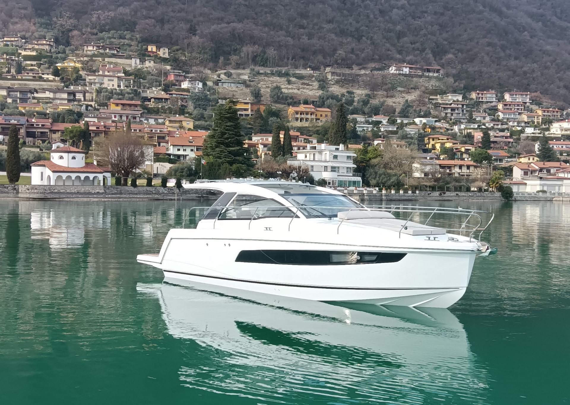 Sealine S335 - 2025