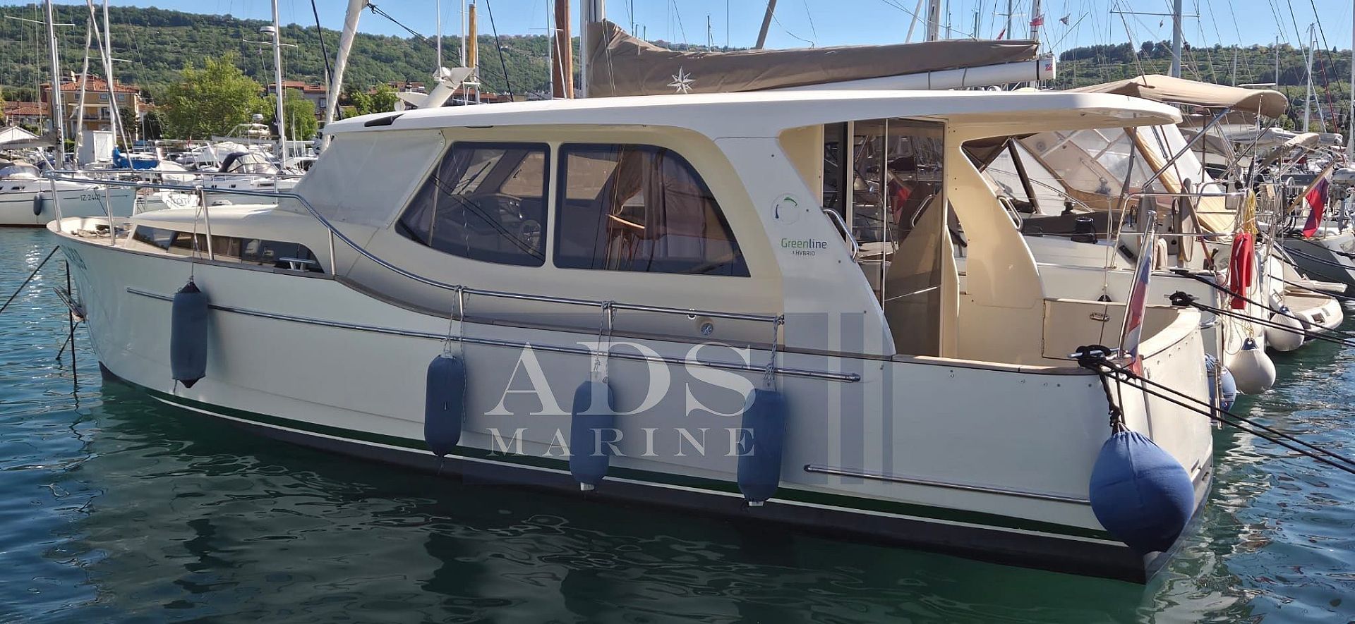 Greenline 33 - Volvo Penta D3-220 - 2011