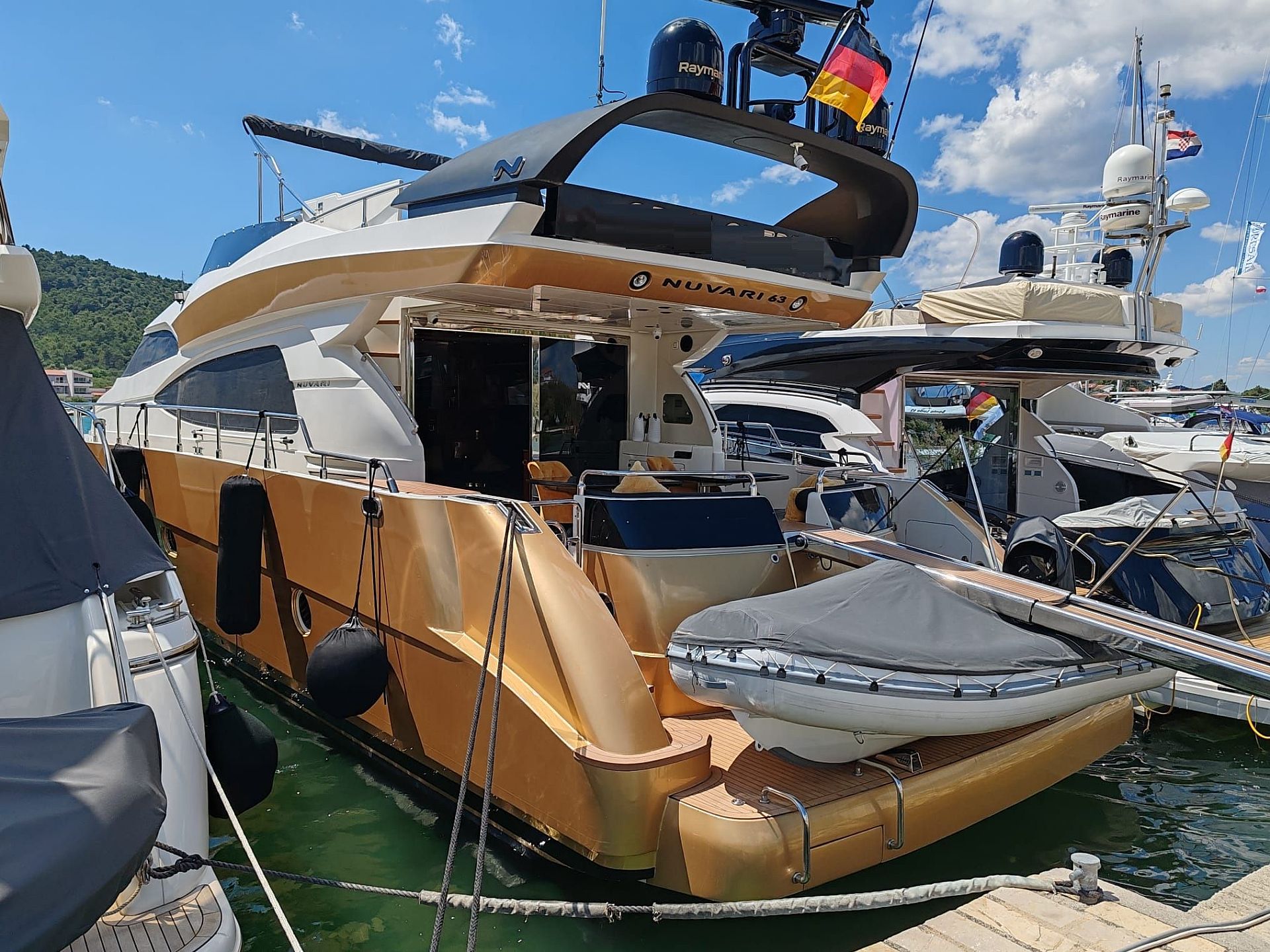 Dominator 63 Nuvari - 2004