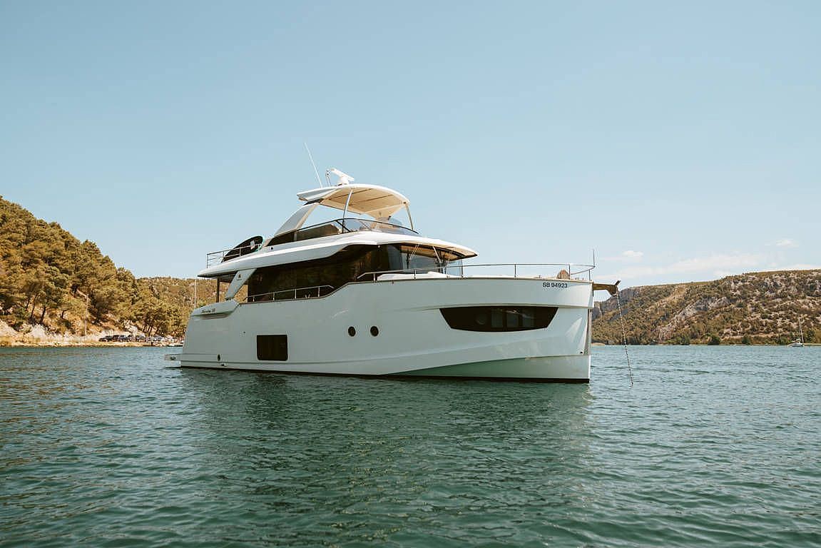 Absolute Navetta 58 - 2017