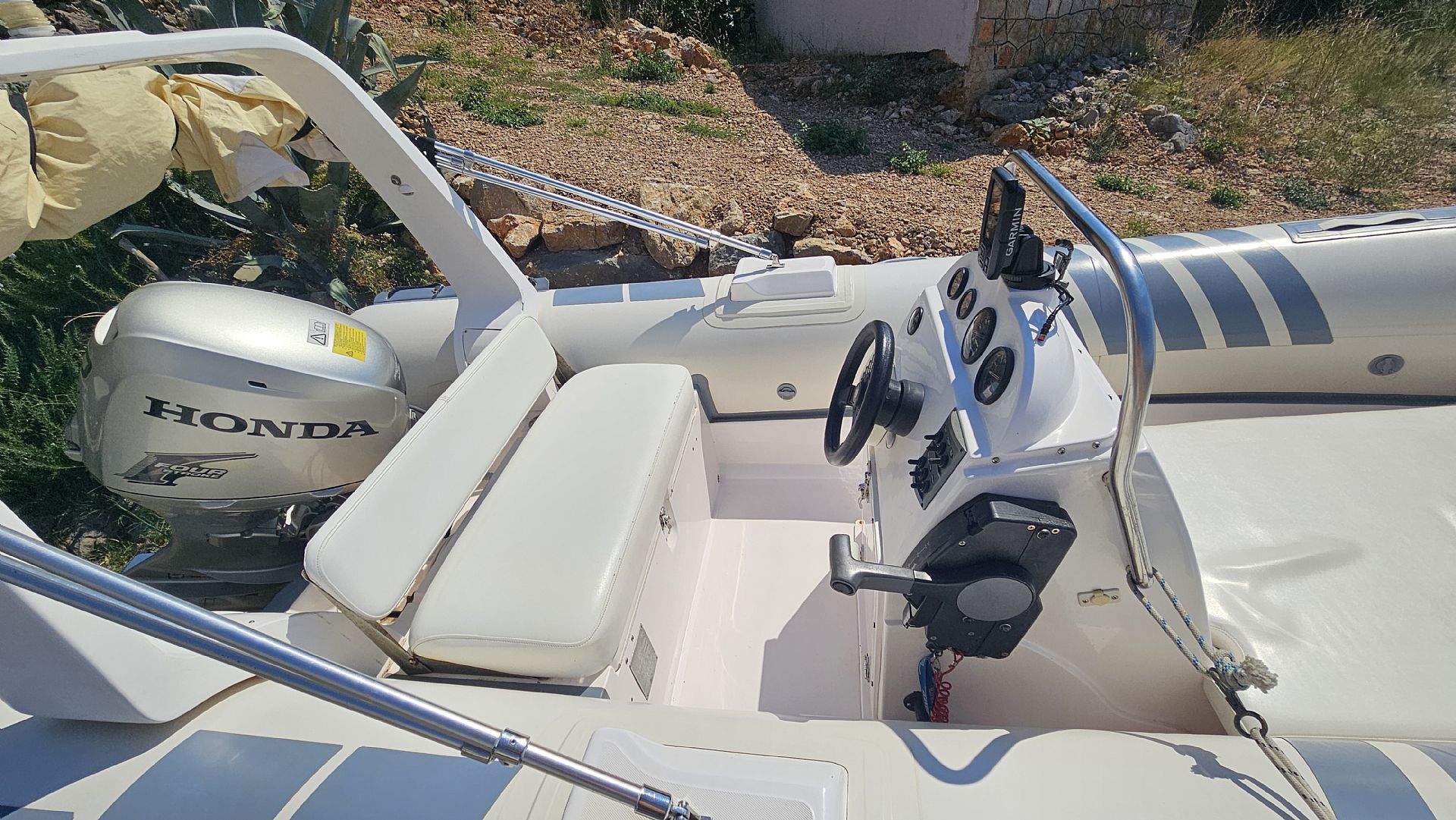 Gumar QUINGDAOLIAN YA BOAT CO. Motorni �oln HYP 480 - 2008