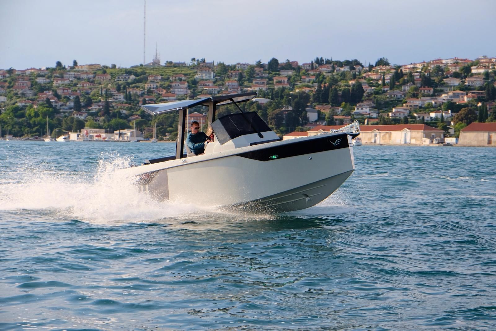 Veloce Yachts V750 - 2025