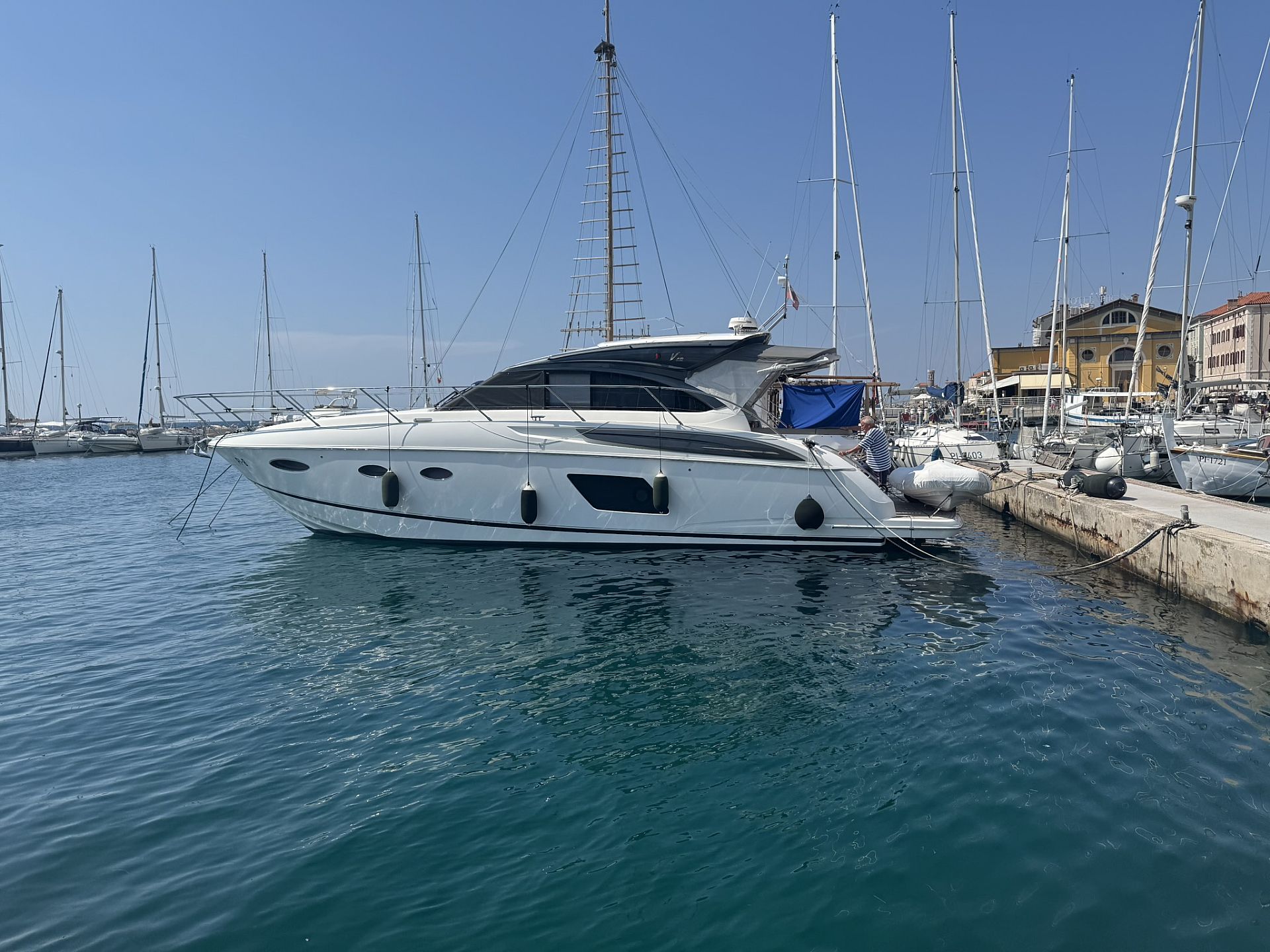 Princess V48 DECK SALOON (3. CABIN LAYOUT) - 2014