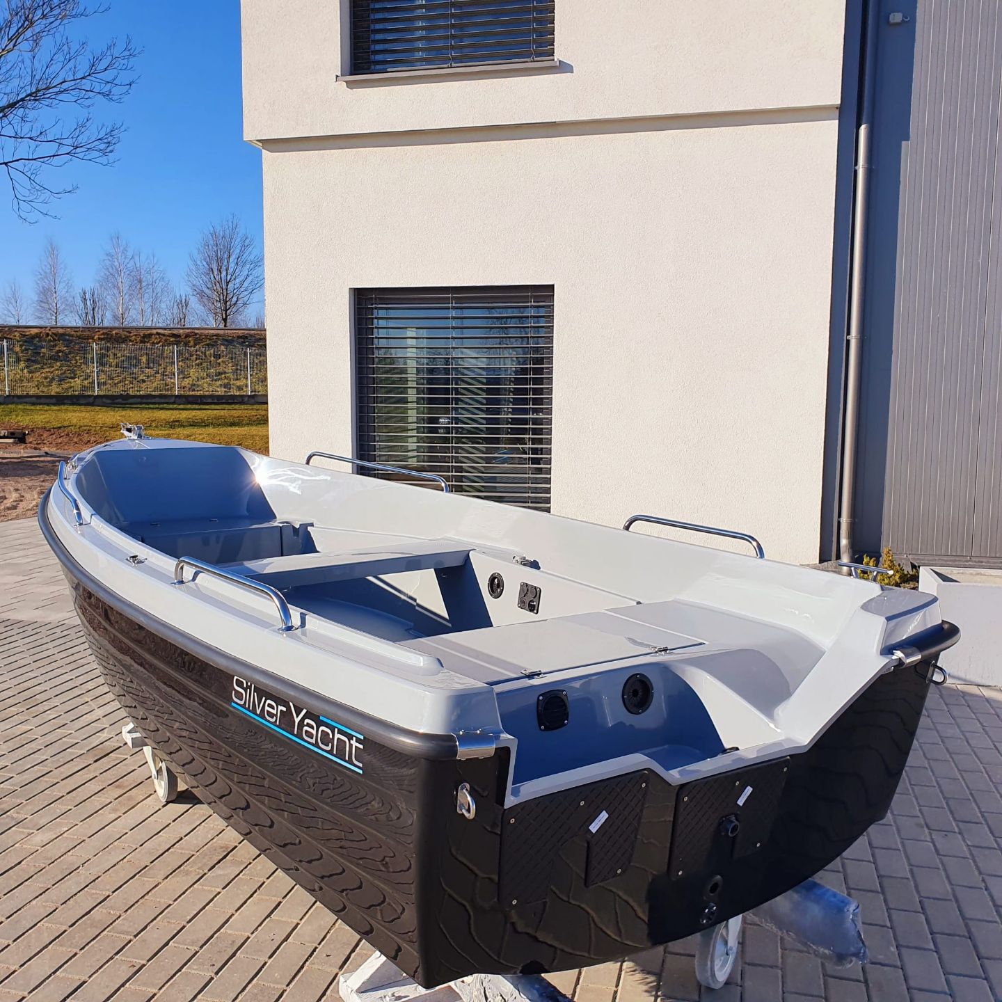 Silver Yacht 405 (Mo�nost pla�ila na obroke Leanpay) - 2025