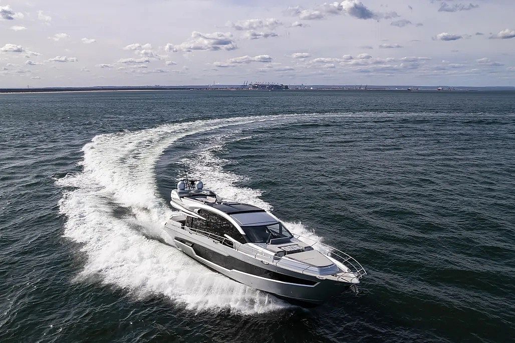 Galeon 700 Skydeck - 2024
