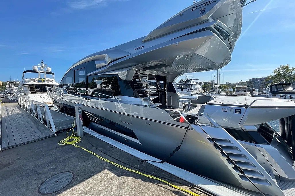 Galeon 700 Skydeck - 2024