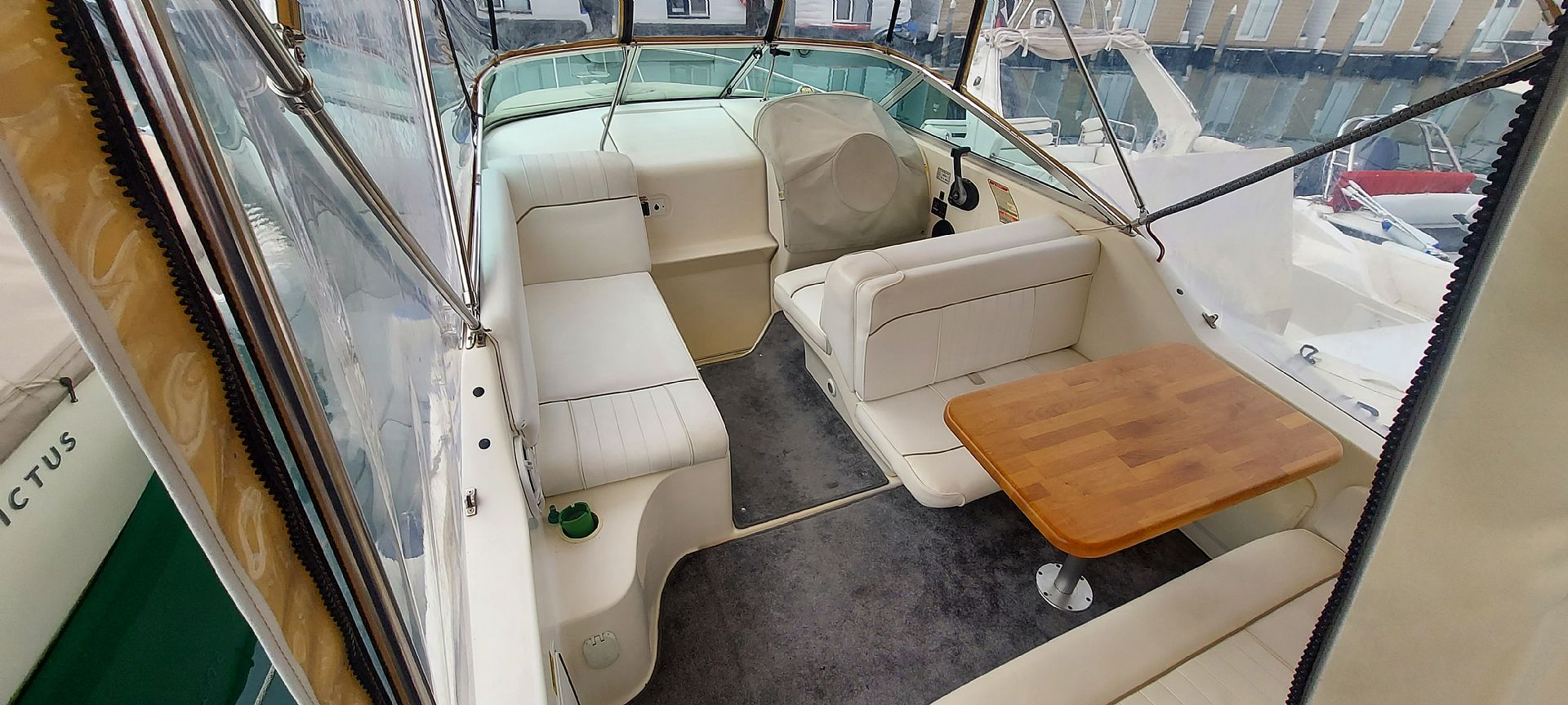 Sea Ray Sundancer 240 DA - 1997