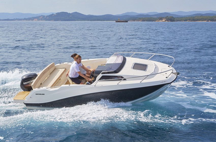 Quicksilver Activ 555 Cabin (AKCIJA) - 2026