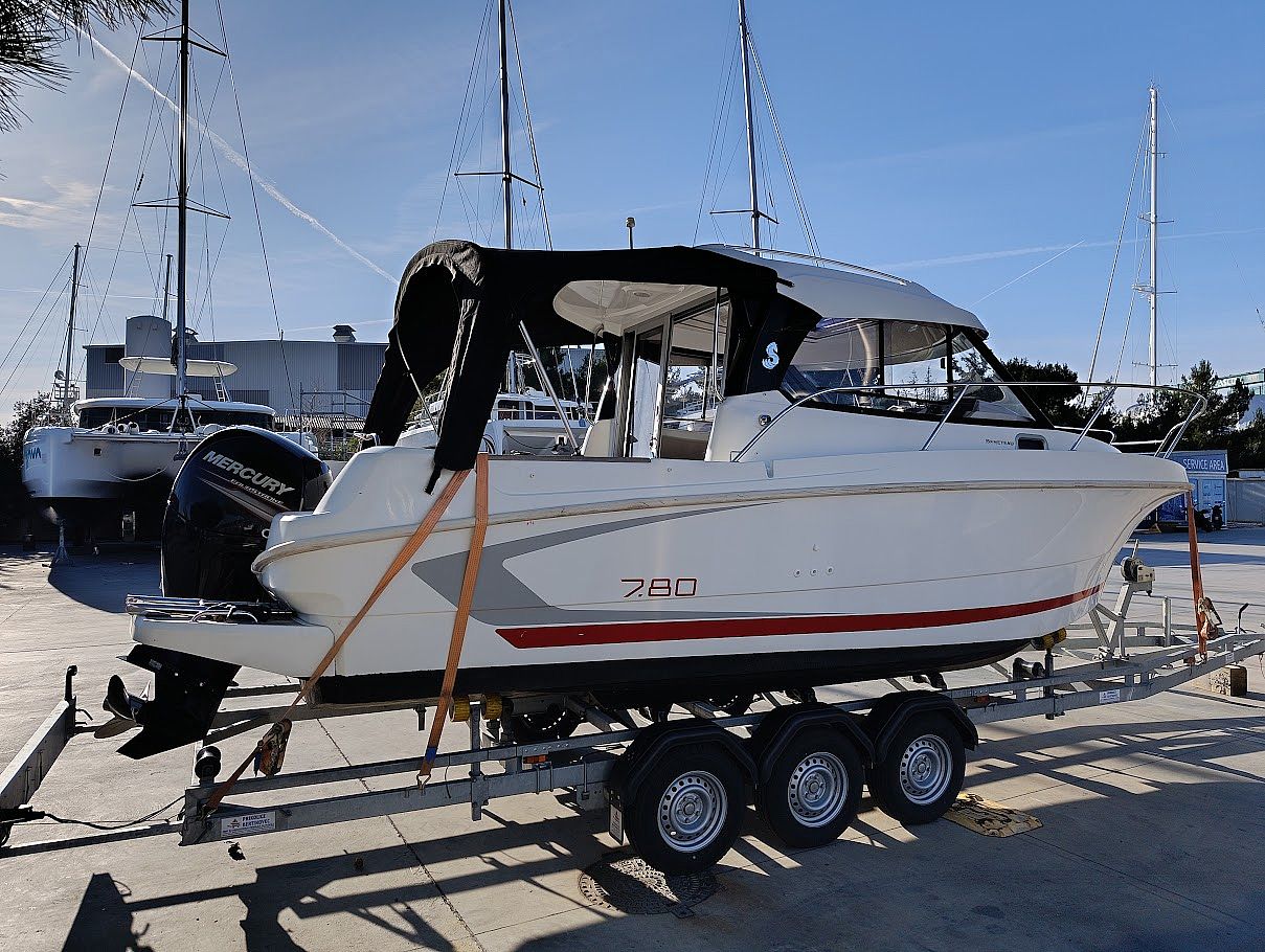 Beneteau Antares 780 - 2016