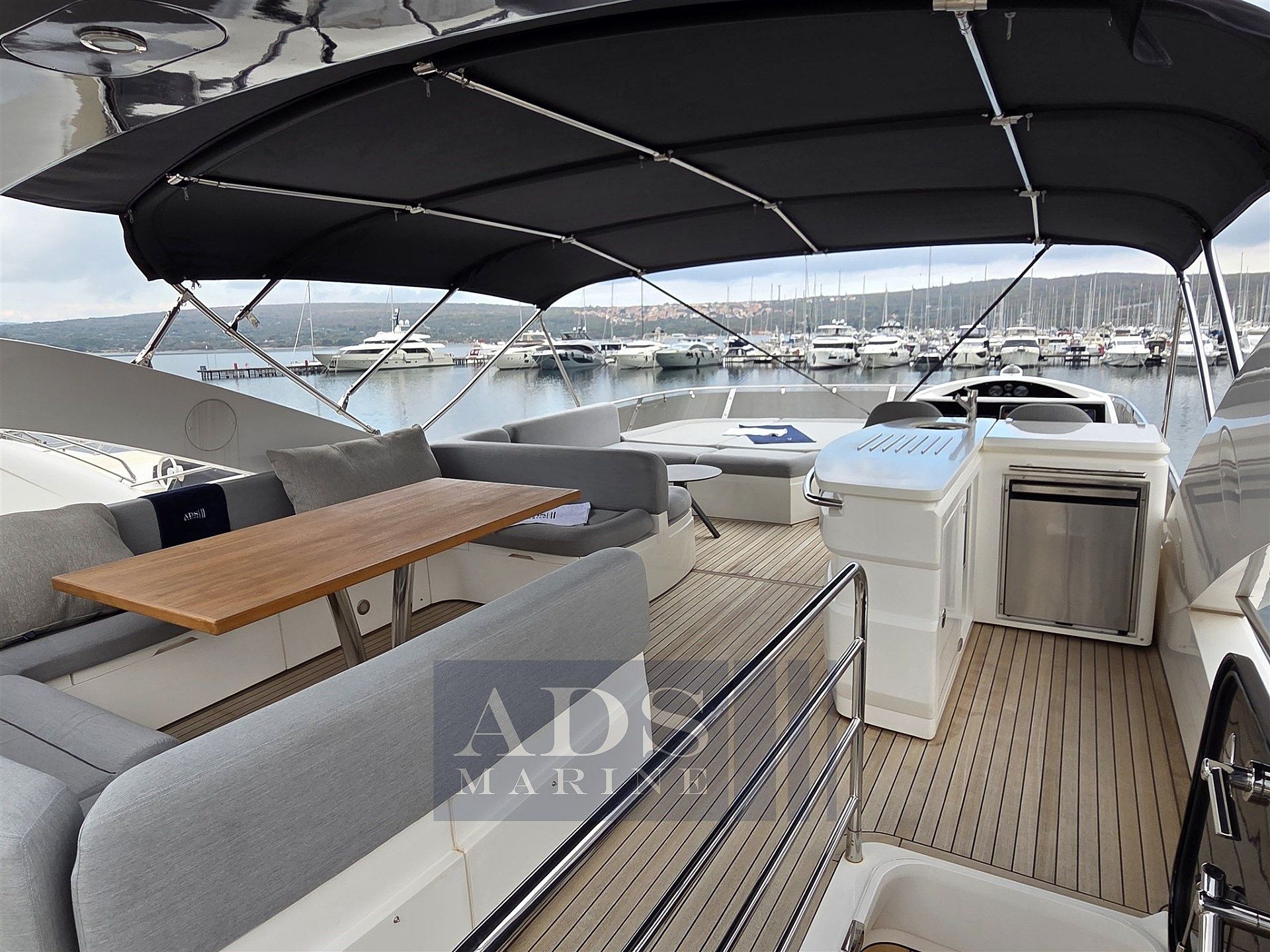 Sunseeker Manhattan 73 - 2012