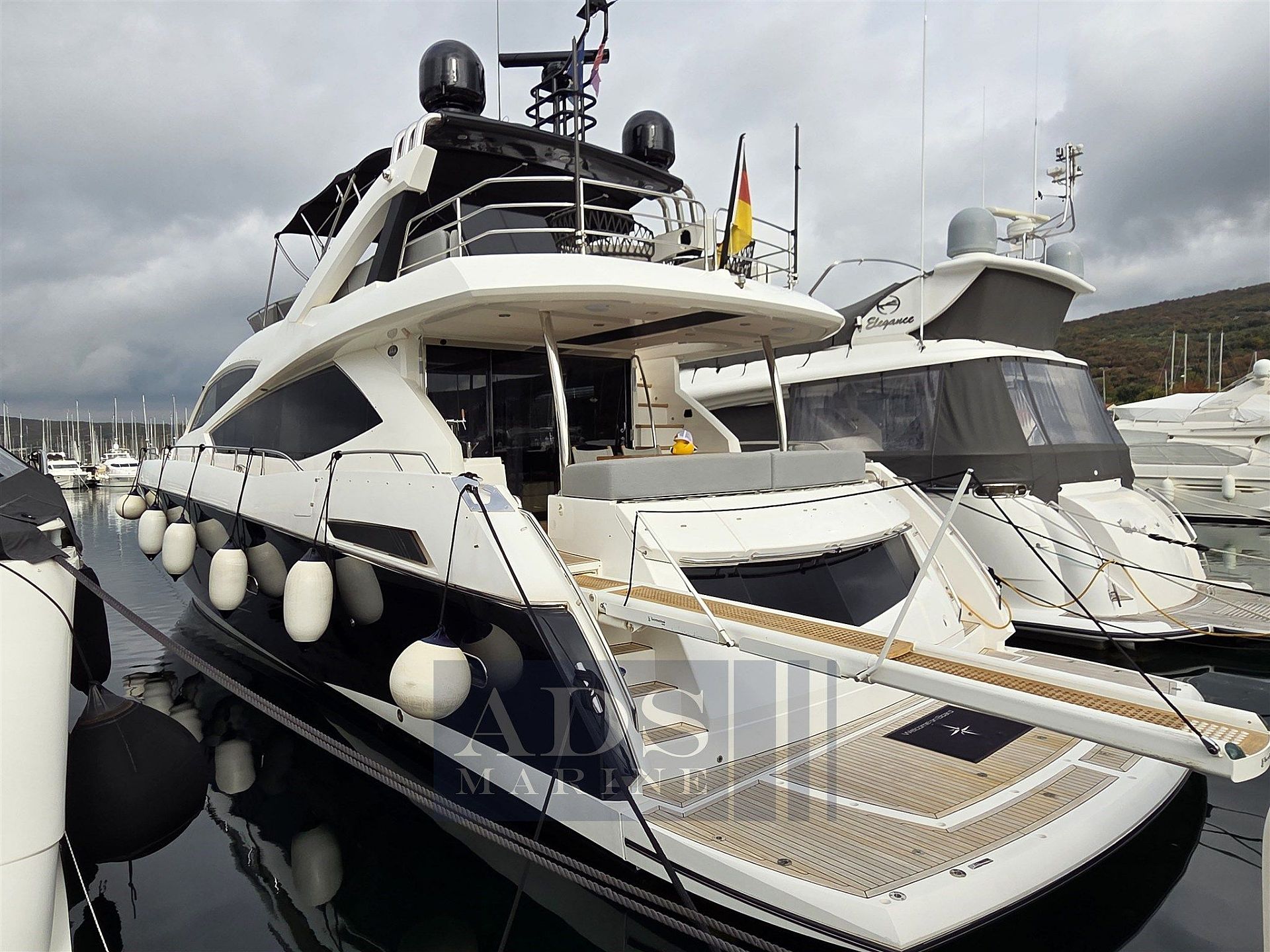 Sunseeker Manhattan 73 - 2012