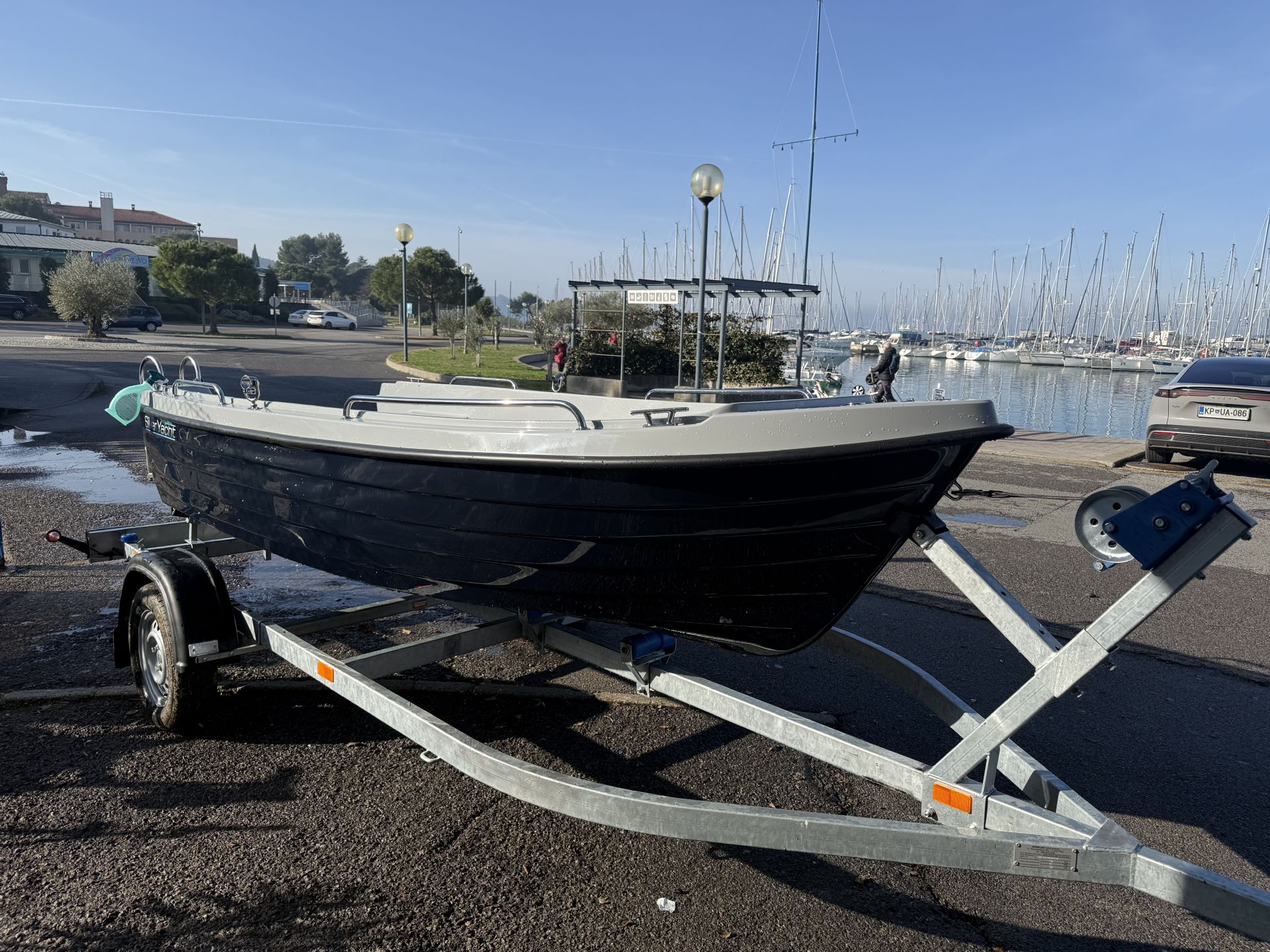 Silver Yacht 405 Na zalogi - 2025 - for sale: 3599.-EUR