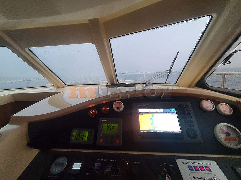 Greenline 33 Hybrid - 2011
