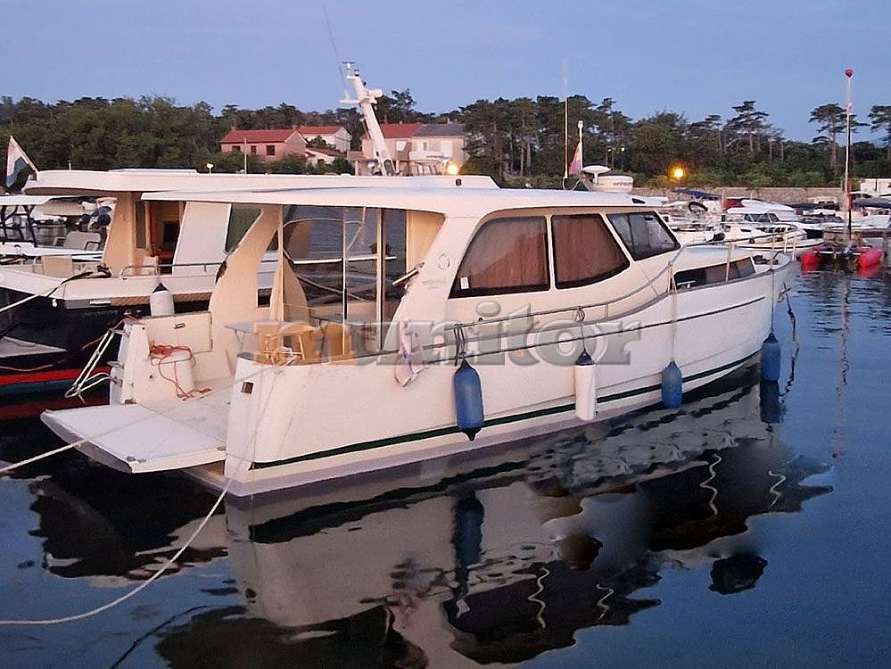 Greenline 33 Hybrid - 2011