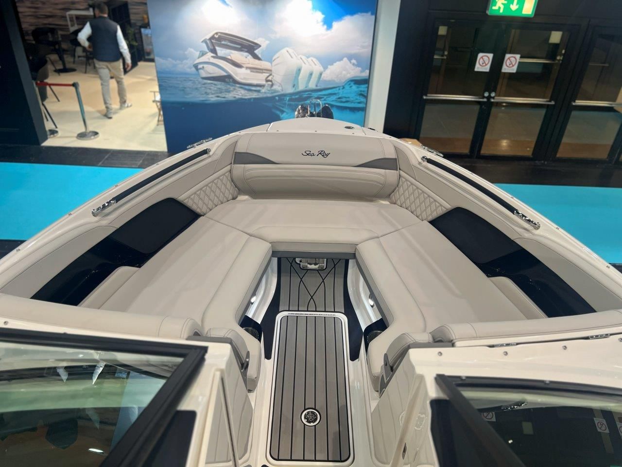 Sea Ray 260 SLX - SERIJA EXCLUSIVE - 2026