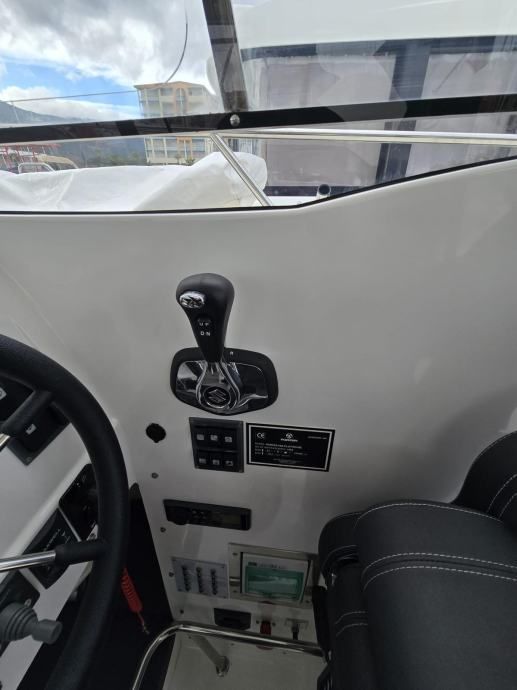 Parker Poland PARKER 700 PILOTHOUSE - INCE NOVO - 2020