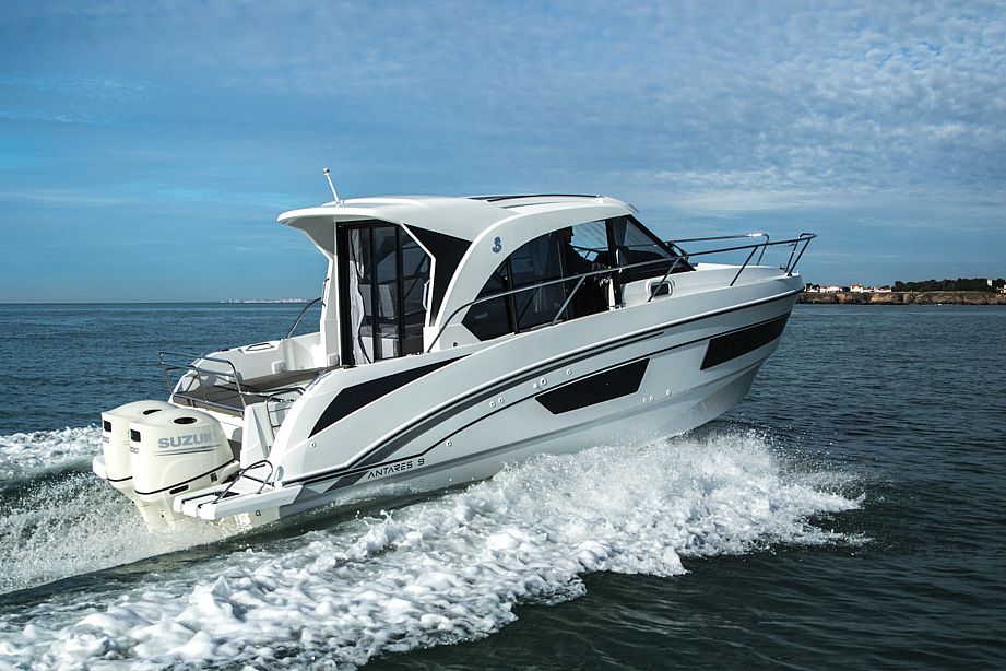 Beneteau Antares 9 + 2x 200KM Suzuki - AKCIJA - 2025