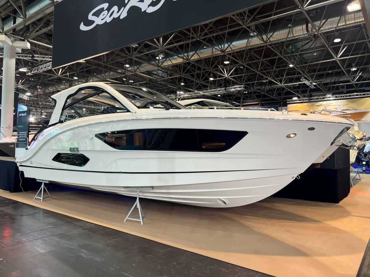 Sea Ray 370 Sundancer - HITRA DOBAVA - 2025