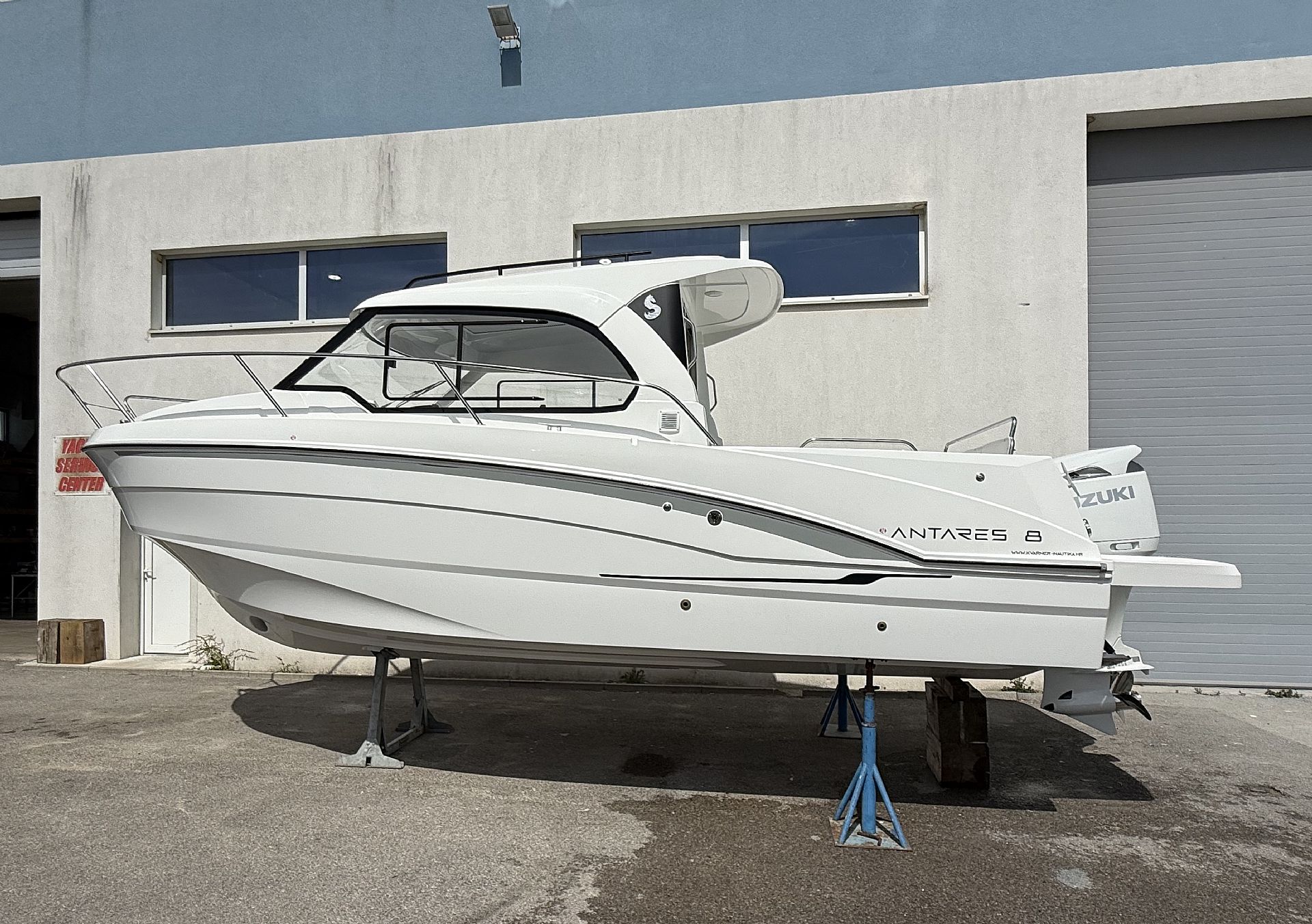 Beneteau Antares 8 V2 NOVO - 2023