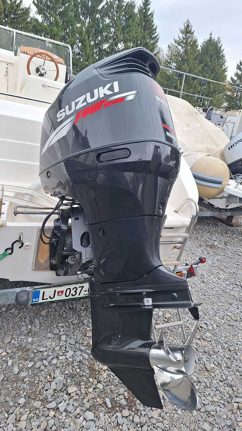 Mano Marine 21.50WA - 2012