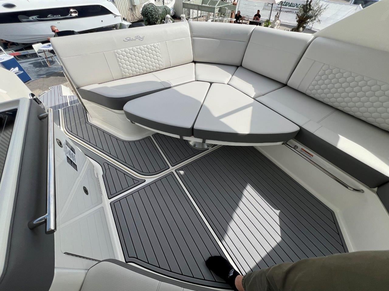 Sea Ray 320 Sundancer   3 x Mercury F250 V8   JPO - 2023