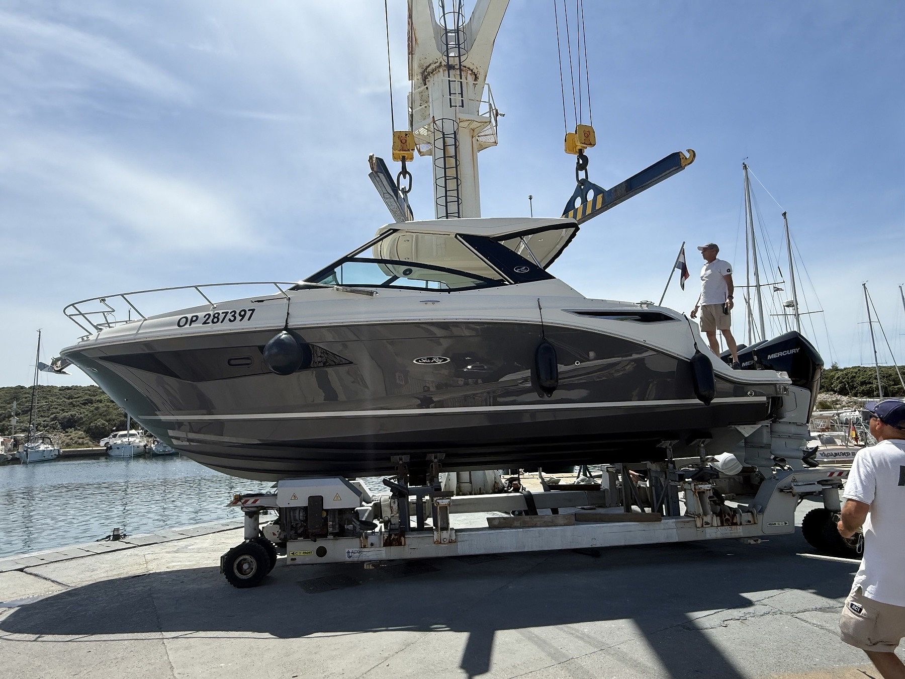 Sea Ray 320 Sundancer + 3 x Mercury F250 V8 + JPO - 2023
