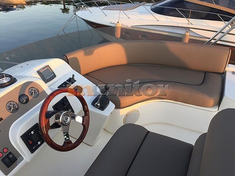 Sealine F37 - 2004