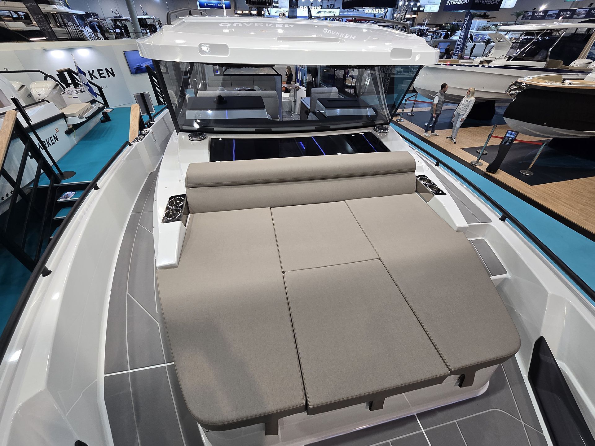 Quarken NA ZALOGI -  35 Cabin Tourer   2 x Yamaha F300 - 2026