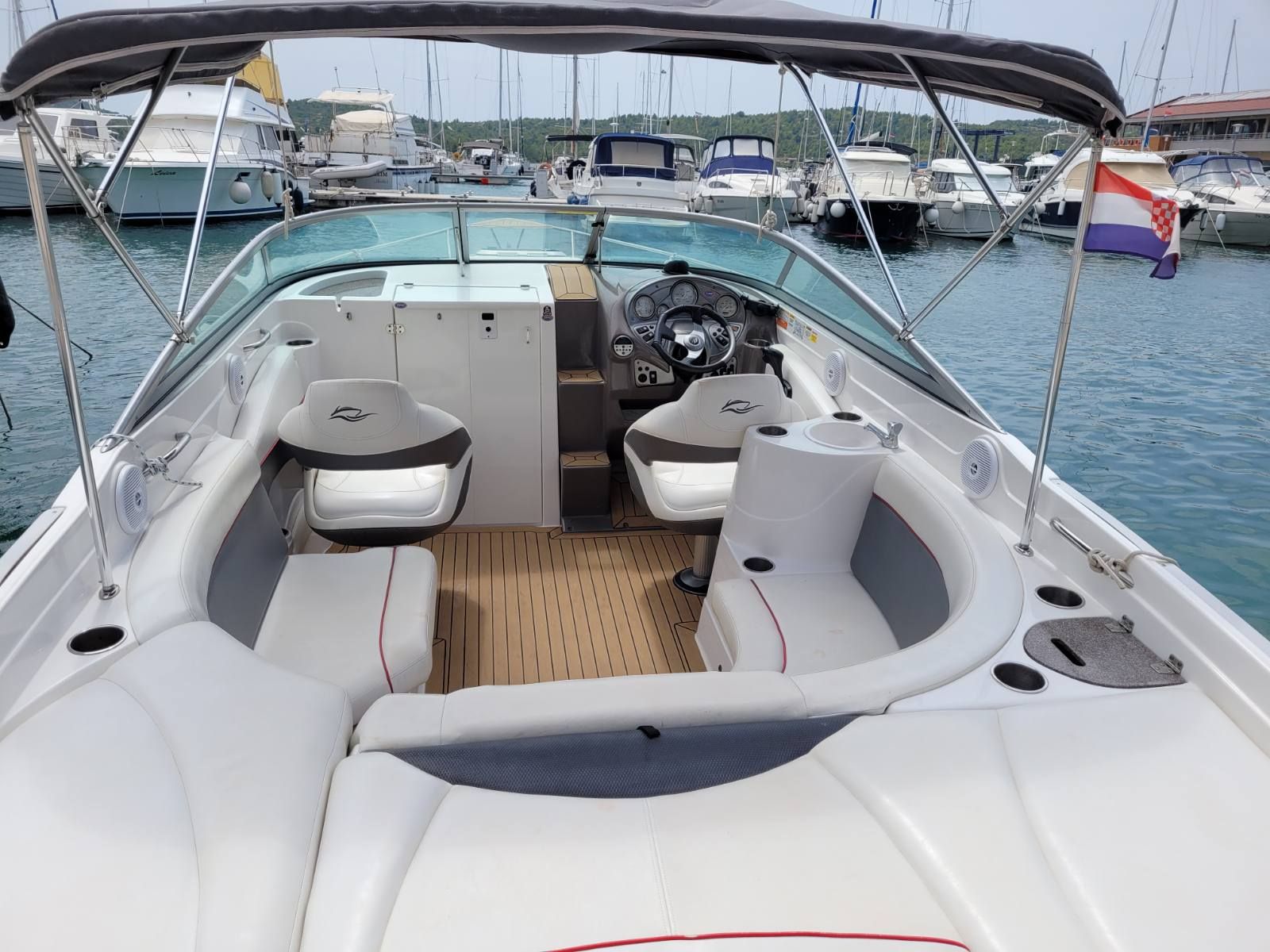 Rinker 246 CC - 2010 - for sale: 29700.-EUR