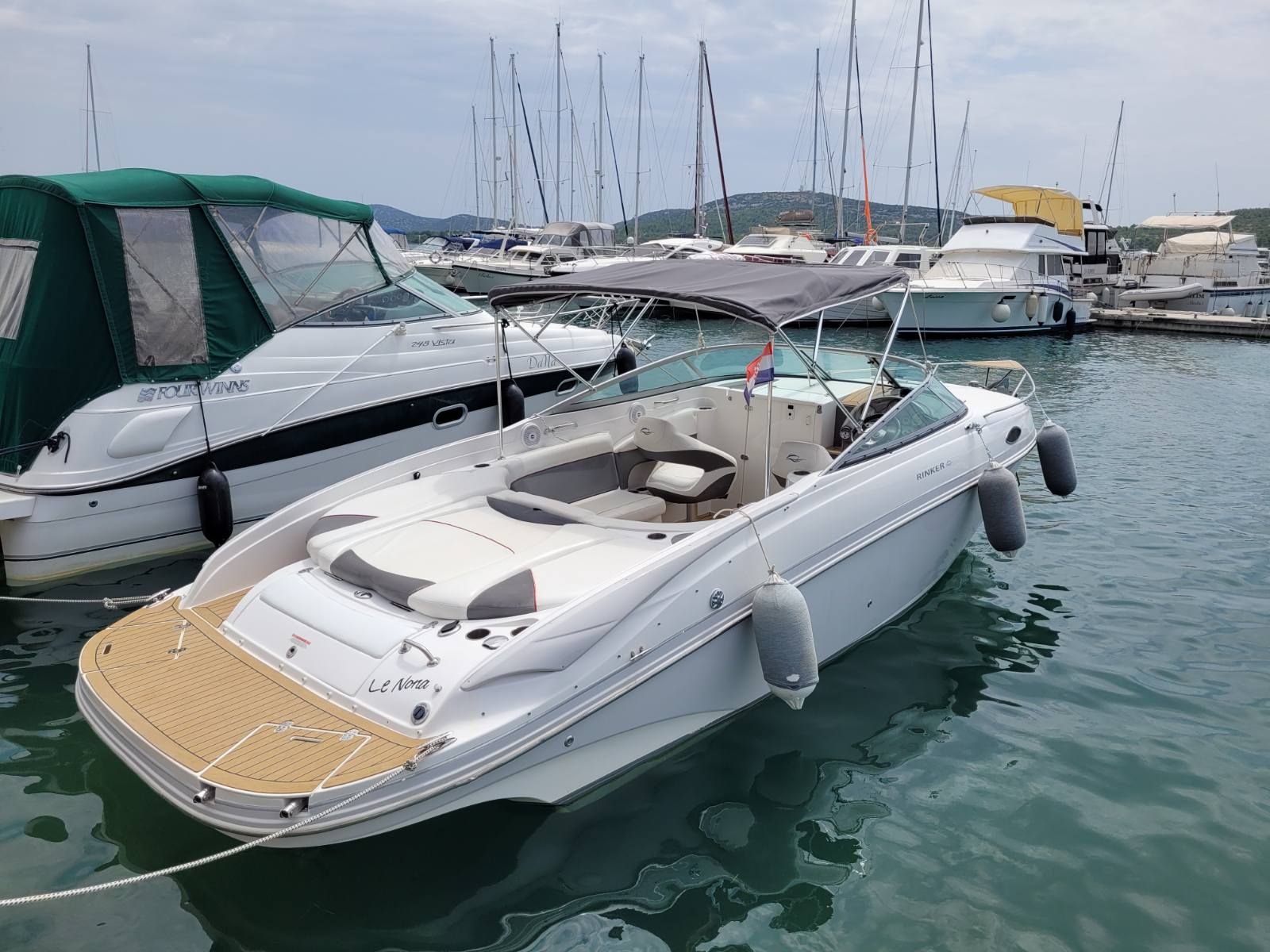 Rinker 246 CC - 2010