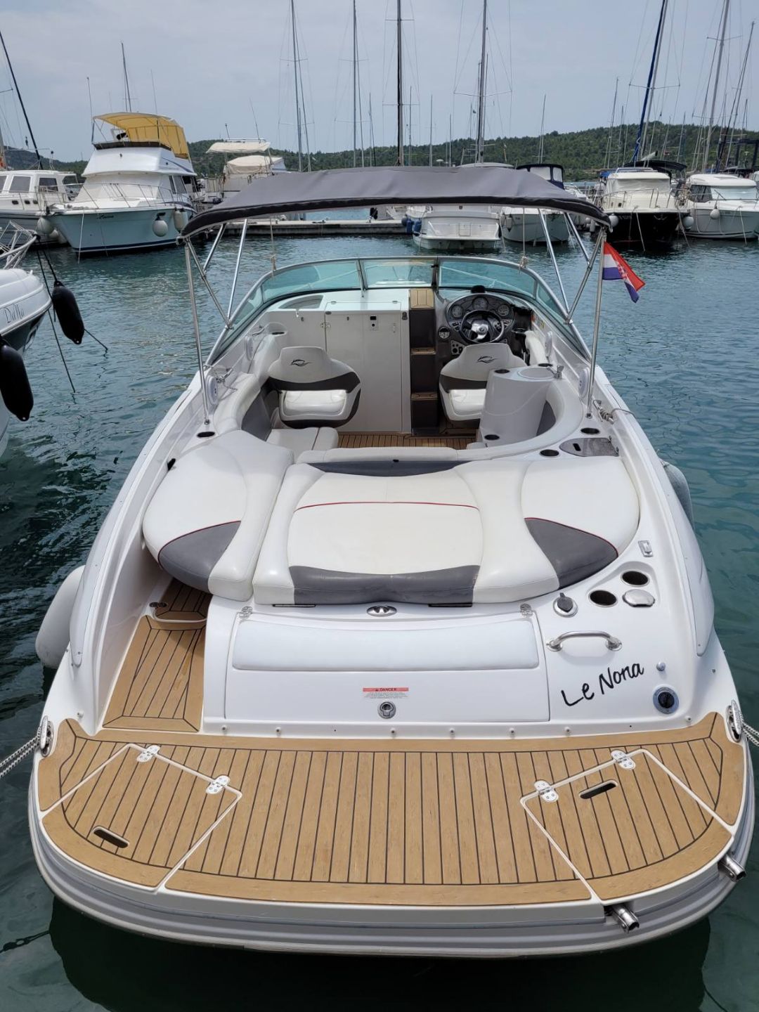 Rinker 246 CC - 2010