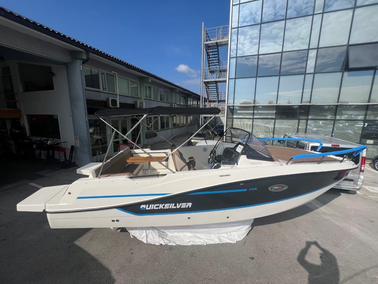 Quicksilver 755 Sundeck   Mercury F250 - ZALOGA - 2026