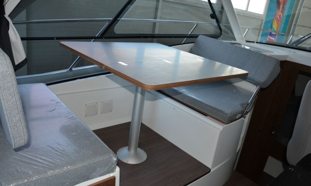 Beneteau Antares 9 2x 200KM - NOVO - 2025