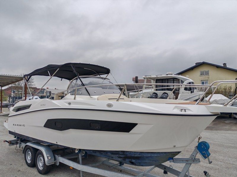 Karnic SL702 OHRANJEN, VELIKO OPREME - 2022
