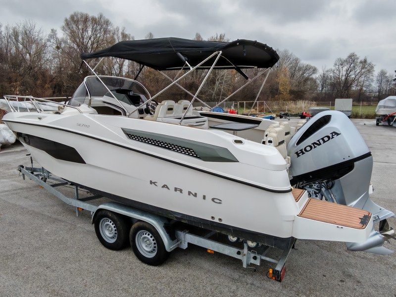 Karnic SL702 OHRANJEN, VELIKO OPREME - 2022