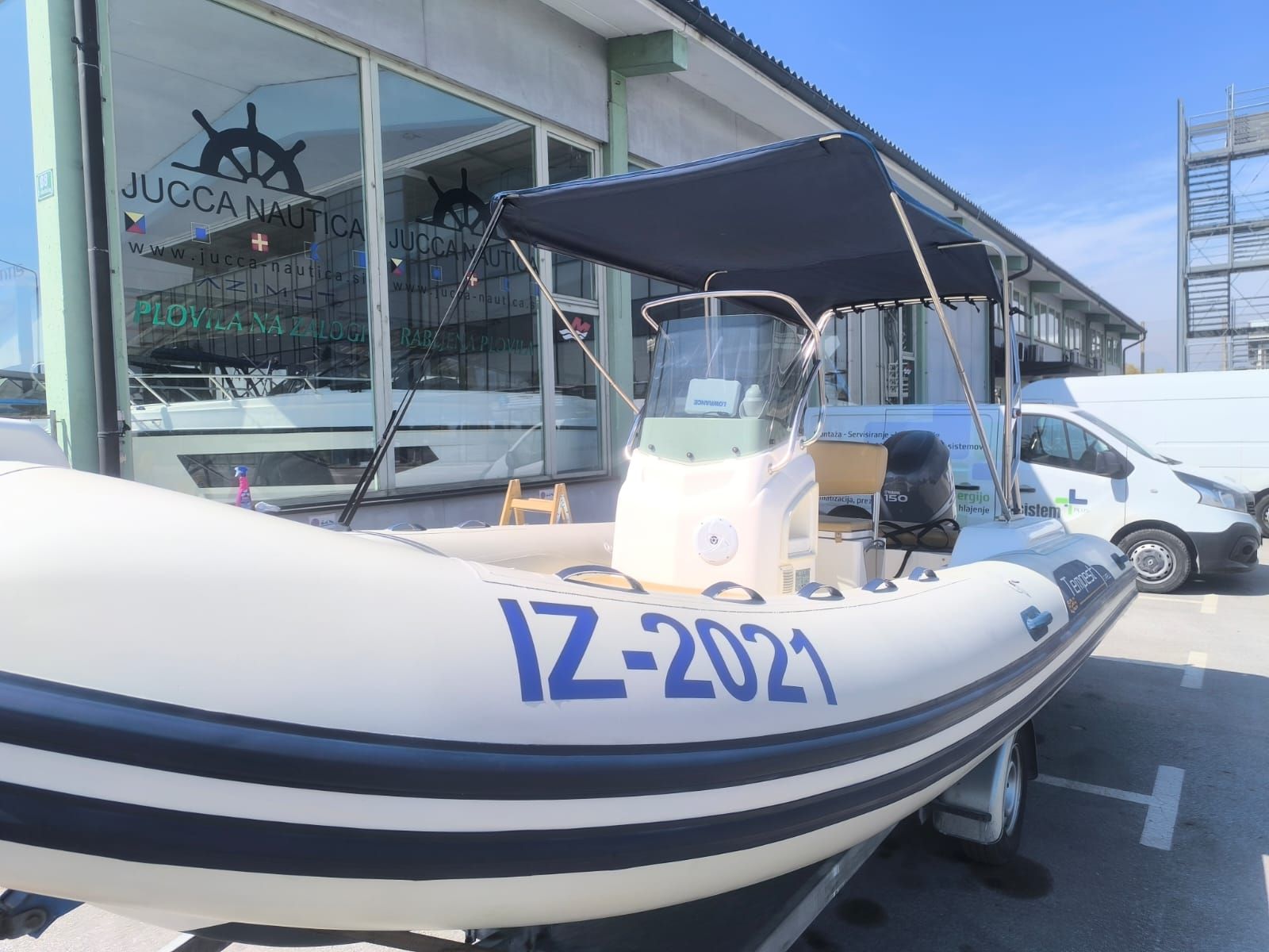 Capelli 626 Tempest s prikolico - 2008