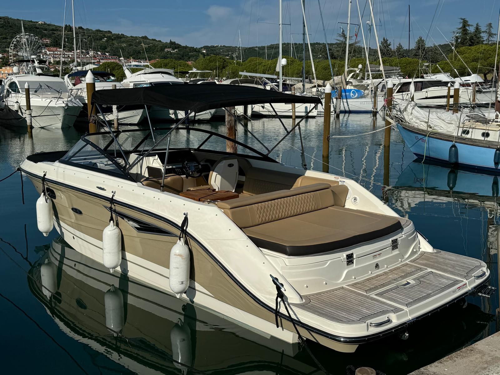 Sea Ray 250 SLX - PRVI LASTNIK - 2019